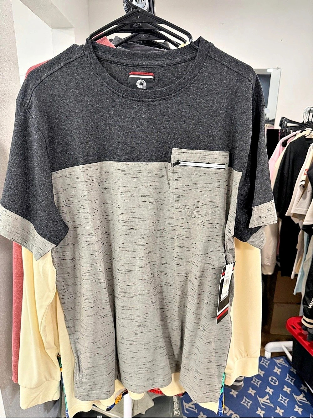 Akademiks A13SK05 Color Block Cotton Tee Size Large NWT